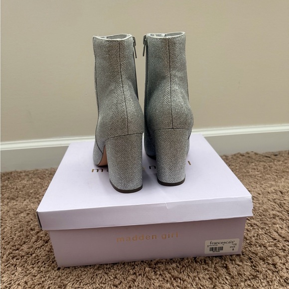 Brand New With Box, Silver Glitter Madden Girl Booties, Size 8M - Picture 4 of 4
